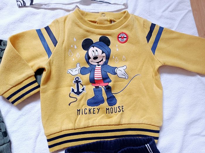 Lot de vêtements taille 6 mois Disney - photo numéro 6