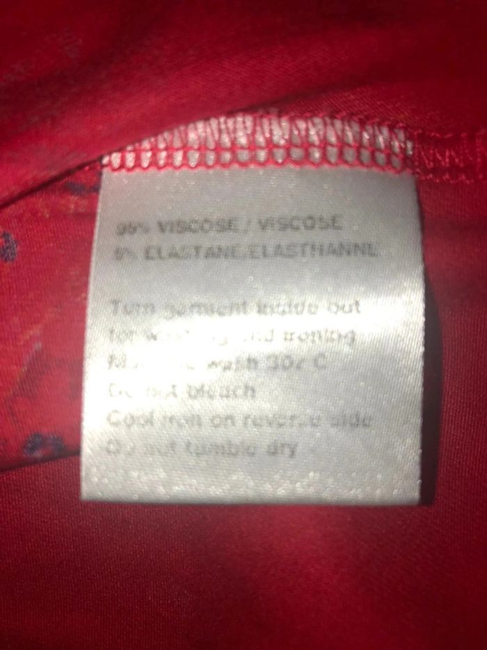 Robe rouge fleurie 36 Mer du Nord - photo numéro 5