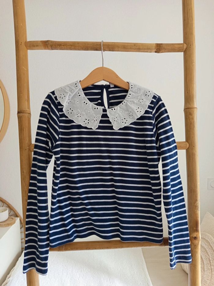 Haut marinière avec col Claudine blanc en broderie anglaise 10 ans