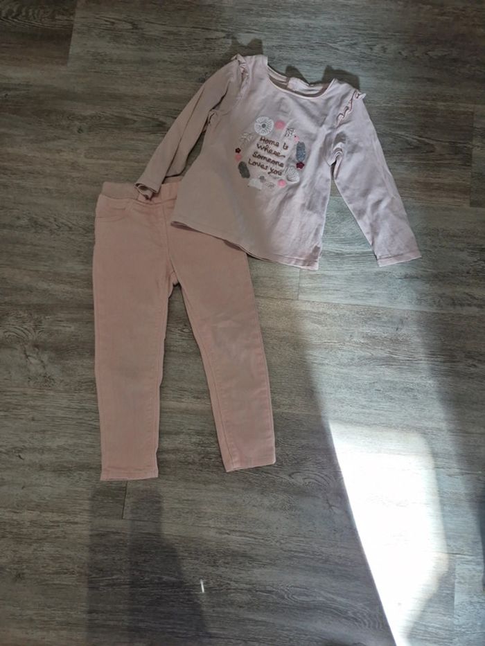 Jean rose et tee shirt manches longues rose