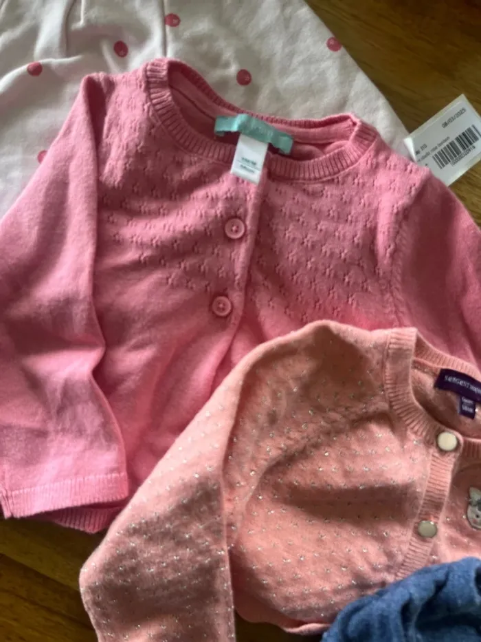 Lot gilets 6 mois - photo numéro 3