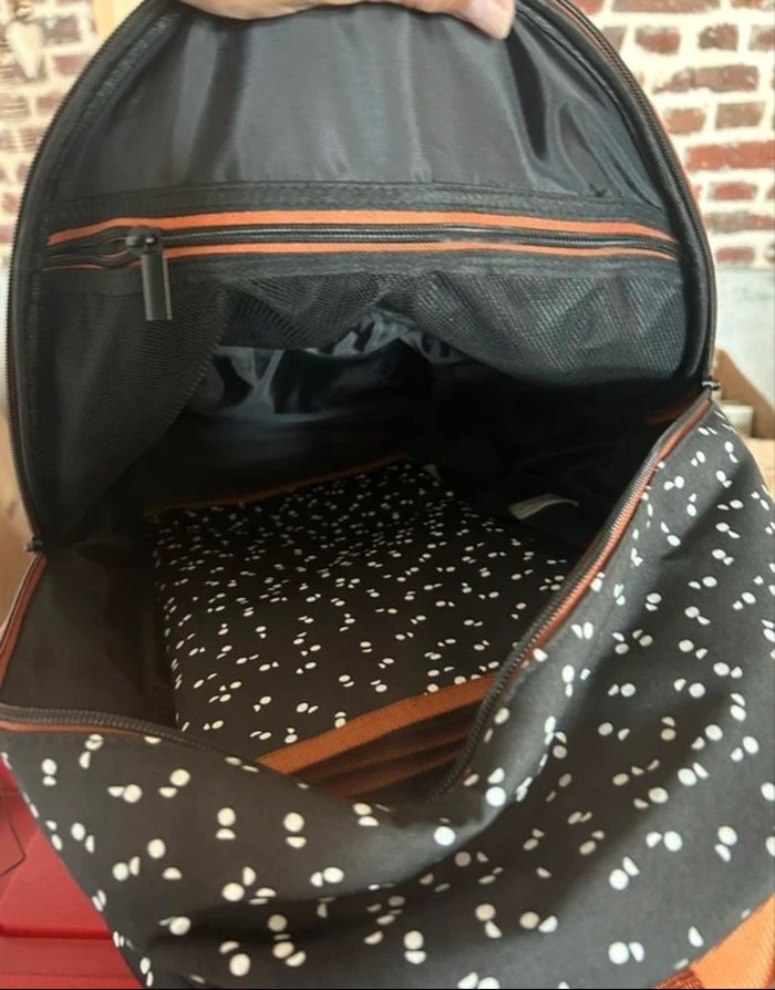 Sac à langer Badabulle neuf avec tapis à langer intégré - photo numéro 2