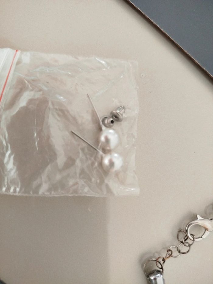 Ensemble de bracelet et boucles d'oreilles - photo numéro 2