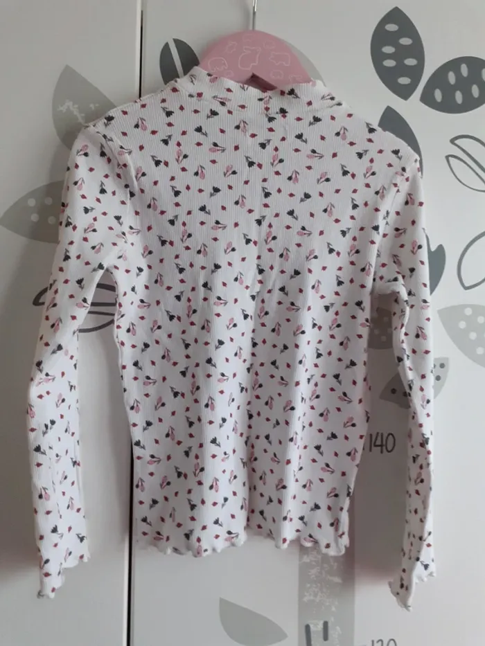 Tee shirt blanc à motifs - photo numéro 2