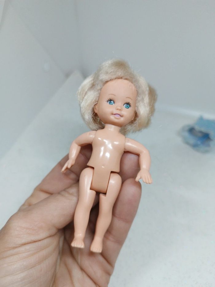 Petite poupée doll mannequin kelly Betty Shelly enfants girl fille cheveux court blonde M&C M c - photo numéro 10
