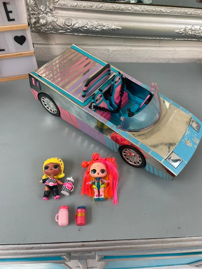 Voiture poupées LOL