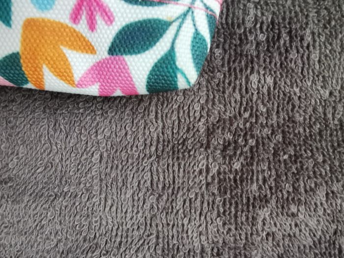 Pochette édition limitée Cabaia Émilie de Castro - photo numéro 7