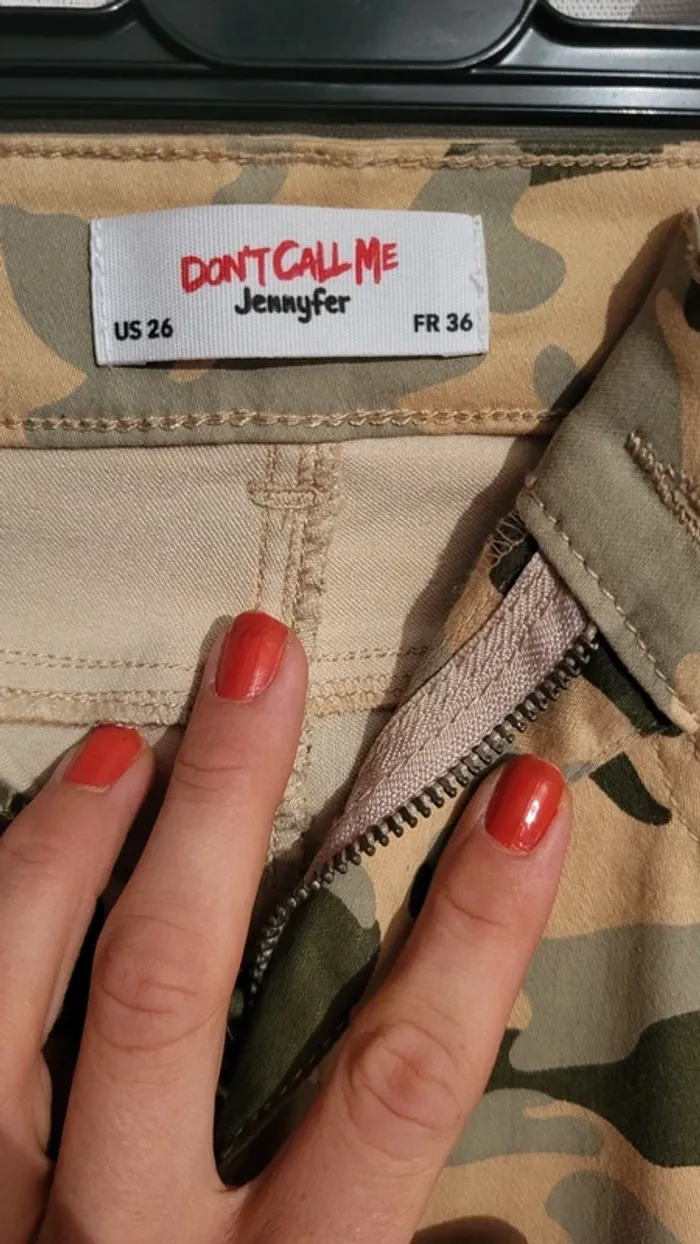 Jean camouflage taille S - photo numéro 4