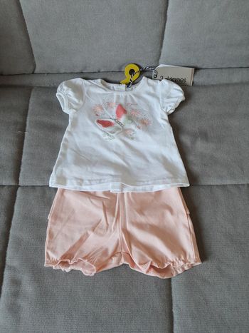 Ensemble 3 Pommes  tee-shirt et short taille 9 mois motif papillon 🦋 neuf avec étiquettes