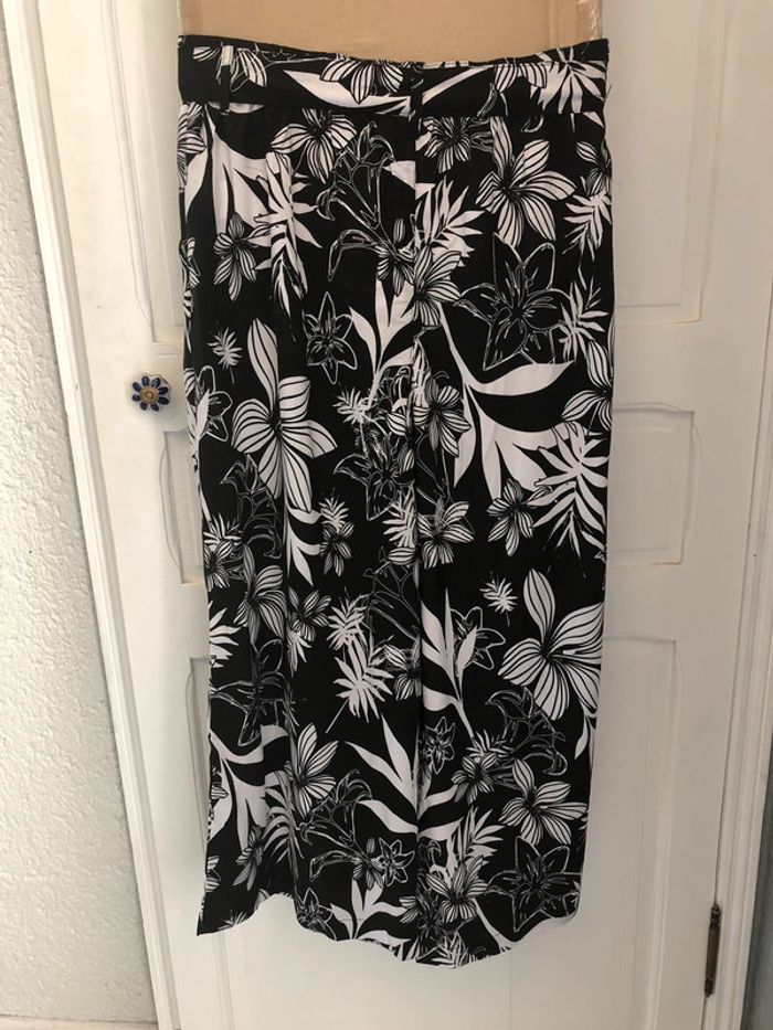 BB- pantalon imprimé noir /blanc 3/4 large « Tissaia » T 40 NEUF - photo numéro 3