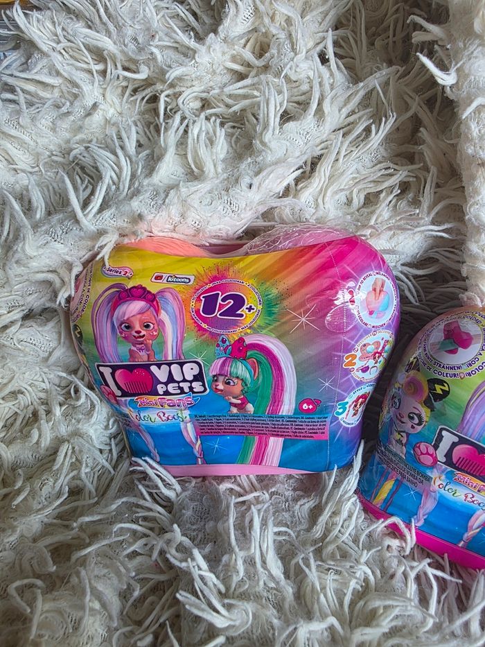 Jouet vip pets mini fan color boost : boite mystère figurine chien au cheveux long - photo numéro 2