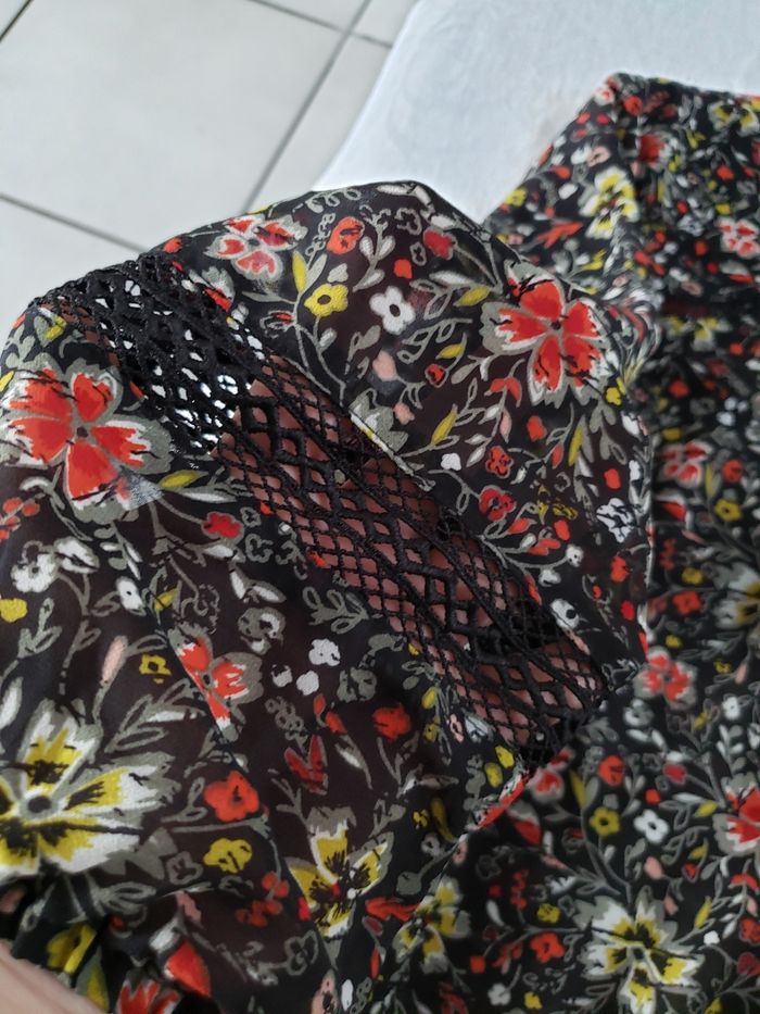 Blouse noire fleuries manches longues - photo numéro 5