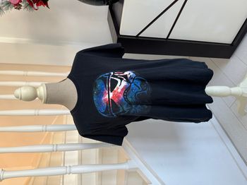 T-Shirt Star Wars noir avec motif bleu blanc et rouge