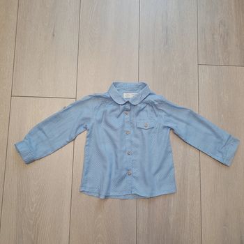 Jolie chemise bleu clair à pois. Fille 18 mois. Marque Zara