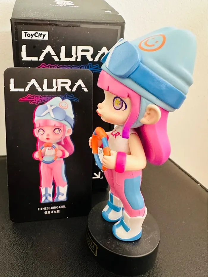 Vintage 2011 Figurine de collection Fitness Ring Girl – Laura Cyberpunk (ToyCity) - photo numéro 2
