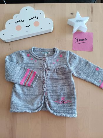 Gilet gris étoiles 9 mois