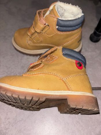 Chaussures montantes T21