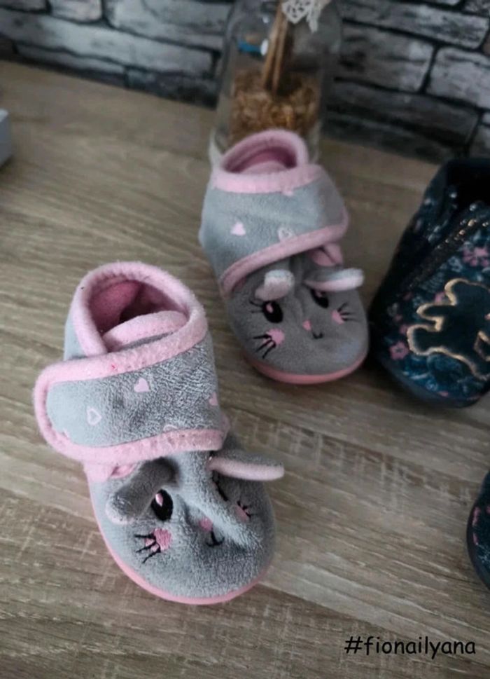 💙 Lot de 2 paires de pantoufles bébé pointure 19 💙 - photo numéro 3