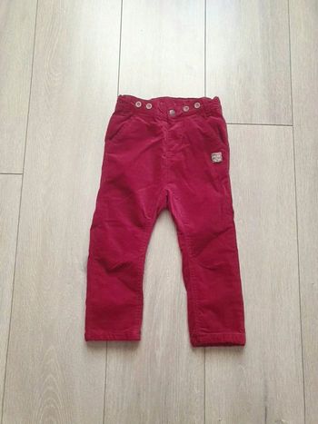 Pantalon velour couleur framboise. Garçon 23 mois. Marque Orchestra