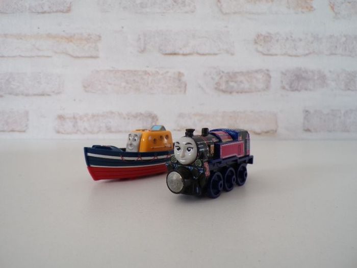 Locomotive - Train - Thomas et ses amis - Ashima et Captain (J2)