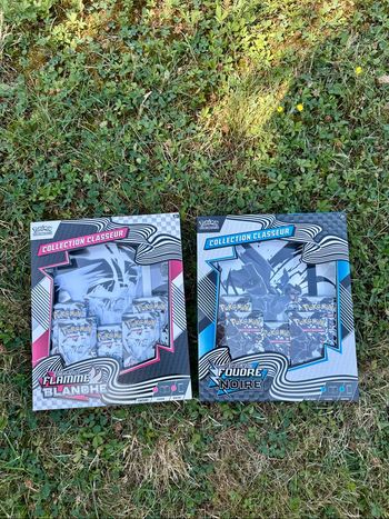 Lot 2 classeurs Pokémon EV10.5 – Flamme Blanche & Foudre Noire