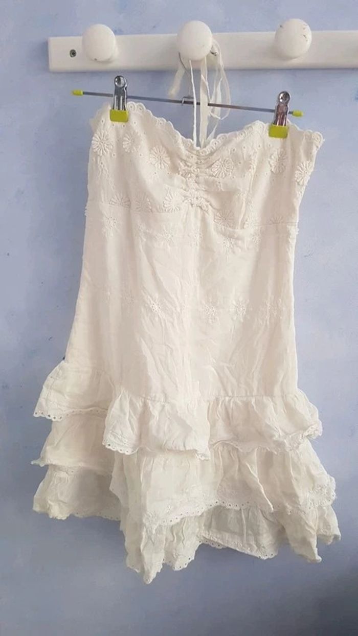 Robe blanche et ocre