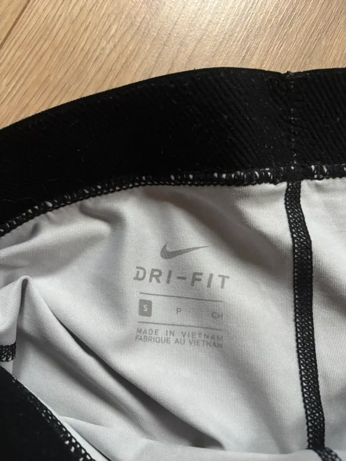 legging court nike dry fit taille S - photo numéro 4