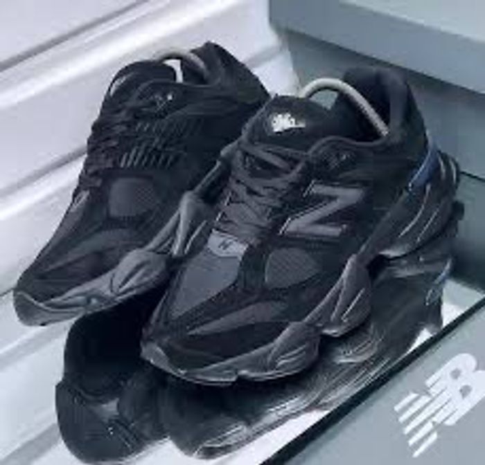 New Balance 9060 Triple Black noir 36 - photo numéro 2
