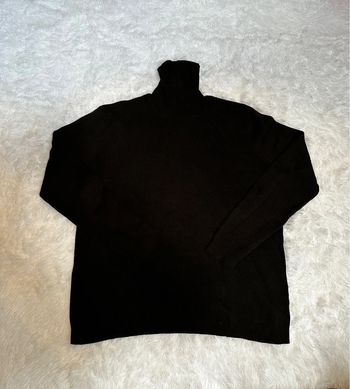 Pull noir col roulé Asos