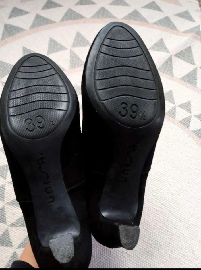 Bottines  Noires  Daim  talons  -  Unisa - 39,5  -  Excellent  état - photo numéro 2