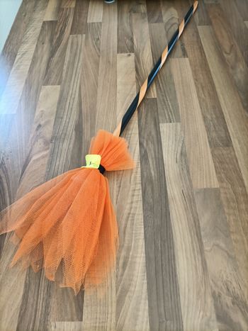 Déguisement balais de sorcière