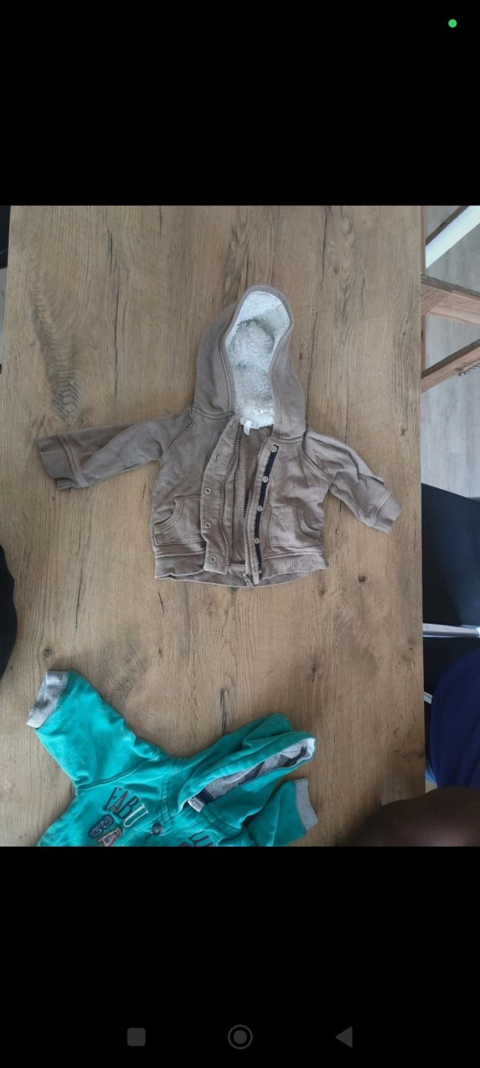 Lot 2 vestes gilets 9 mois a capuche manches longues garçon TAO kitchoun - photo numéro 3