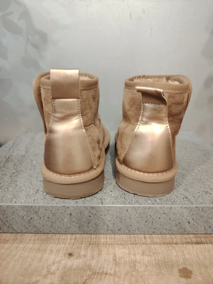 Bottines suédine camel fille pointure 31 tbe - photo numéro 2