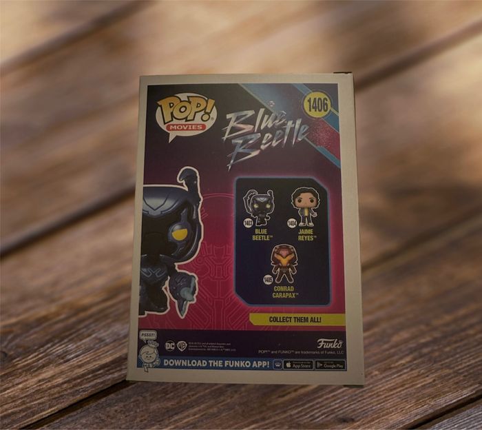 Funko Pop 1406 Blue Beetle Glow in the Dark - photo numéro 2