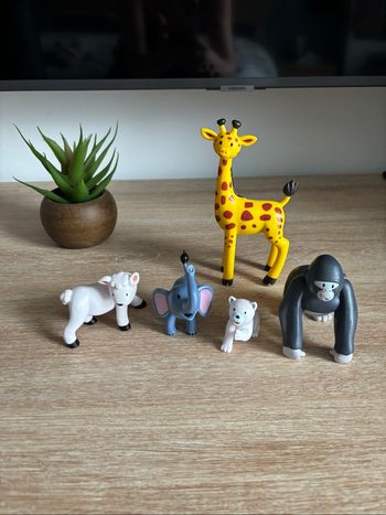 Lot figurines  d’animaux rba  éveil bébé