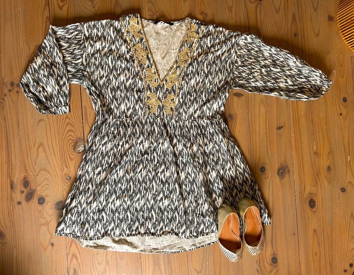 Robe courte Zara brodée 42
