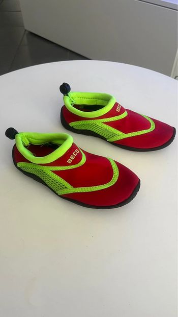 Chaussures aquatiques beco  en parfait état taille 31  avec serrage réglable
