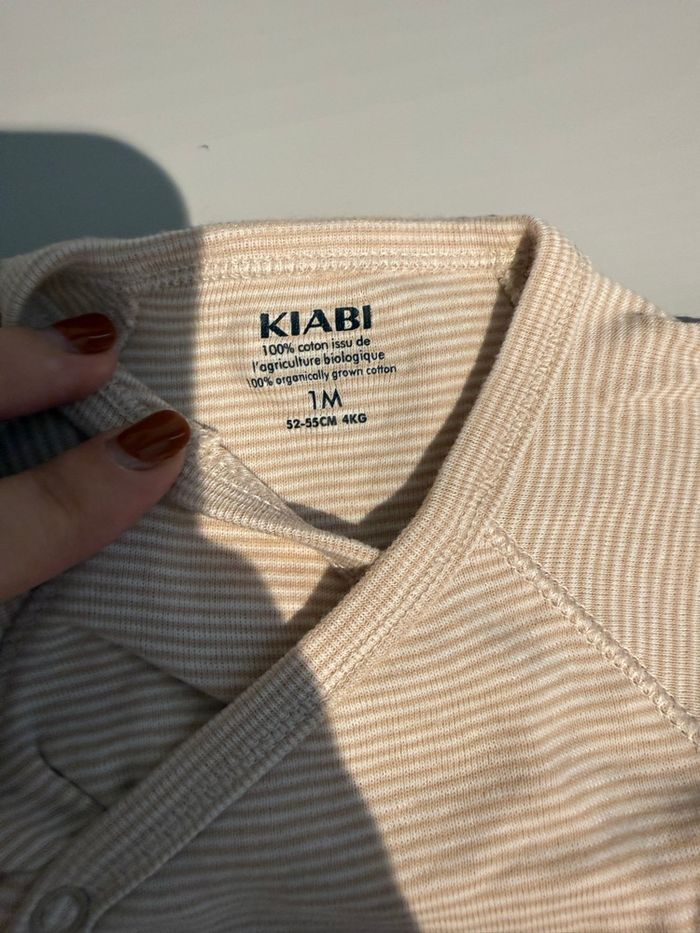 Lot 2 bodies manches courtes - photo numéro 2