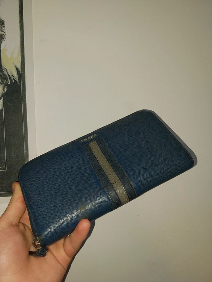 Portefeuille /porte-monnaie Prada bleu marine tâches - photo numéro 3