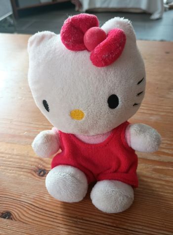 Peluche Hello Kitty t. 15 cm