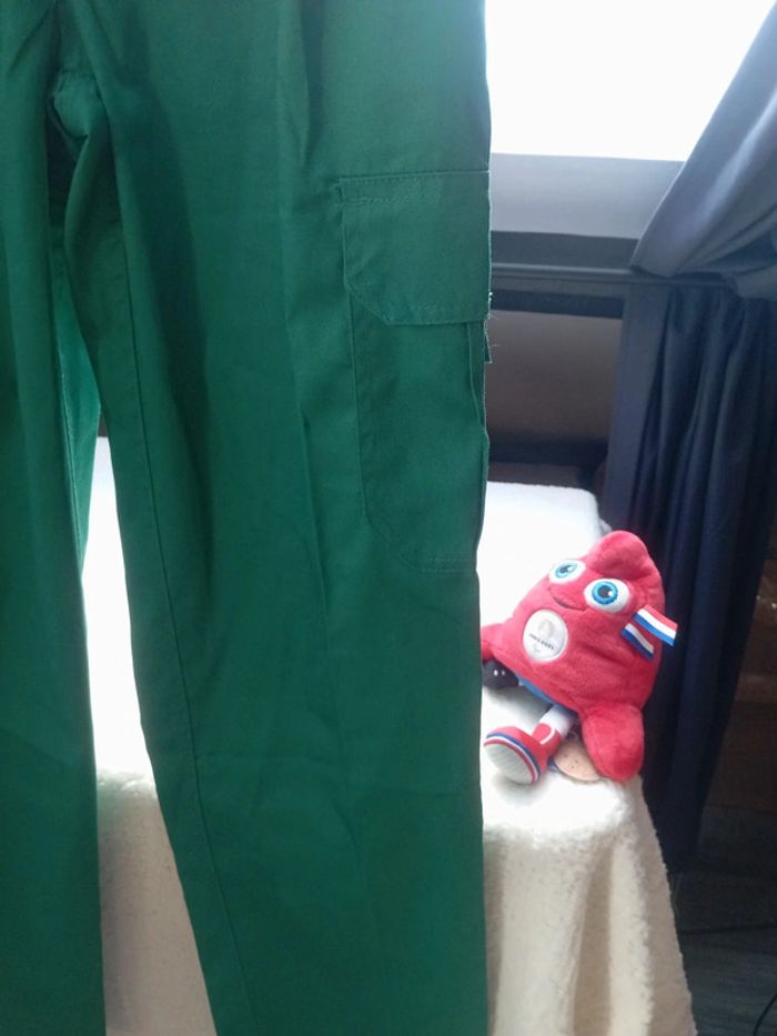 Pantalon de travail vert Multipoches Neuf Taille élastique 36-38 cm - photo numéro 5