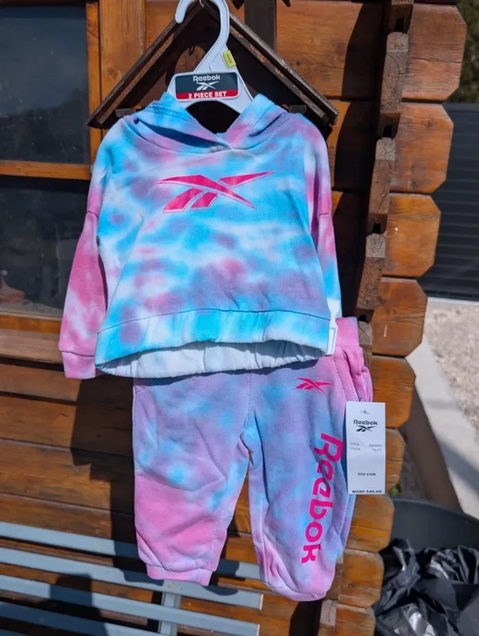 Ensemble jogging fille Reebok neuf 3/6 mois