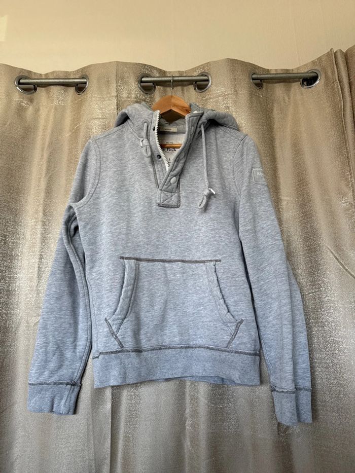 Sweat à capuche Abercrombie & Fitch