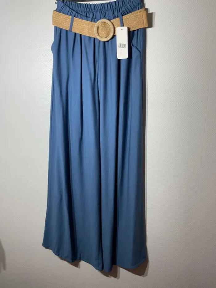 Pantalon large + ceinture femme taille unique (38-46)- new collection - neuf avec étiquette