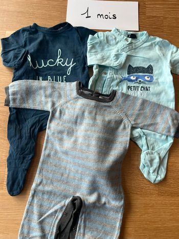 Lot 2 pyjamas et salopette