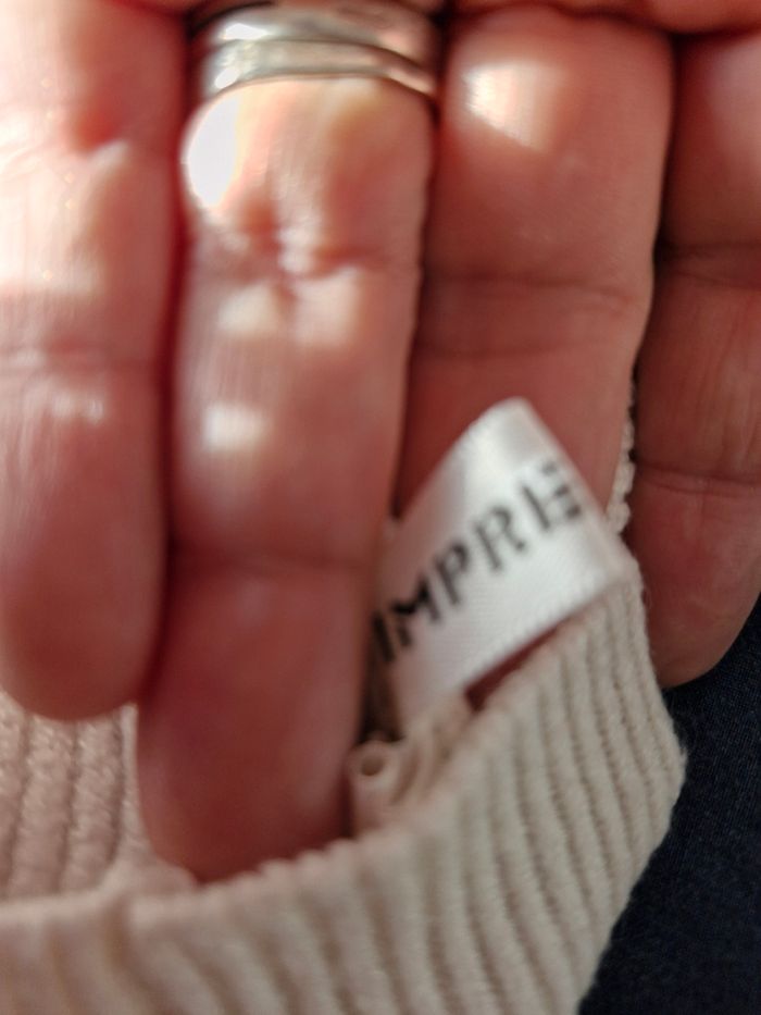 Splendide pull col V à laçage dos - photo numéro 9