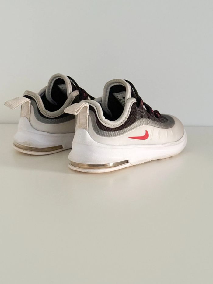 Basket Air Max Nike Taille 22,5 - photo numéro 3