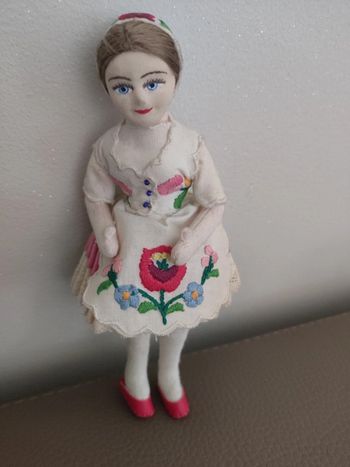 magnifique poupée du monde folkorique