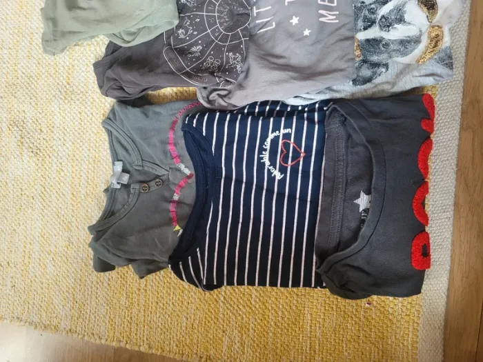 Lot de 14 tee-shirts en manches longues en 4 ans - photo numéro 2
