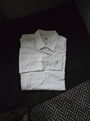 Chemise homme hermès blanche à fines  rayures  grises